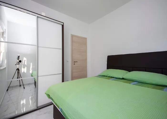 Happy * Rogoznica (Sibenik-Knin)